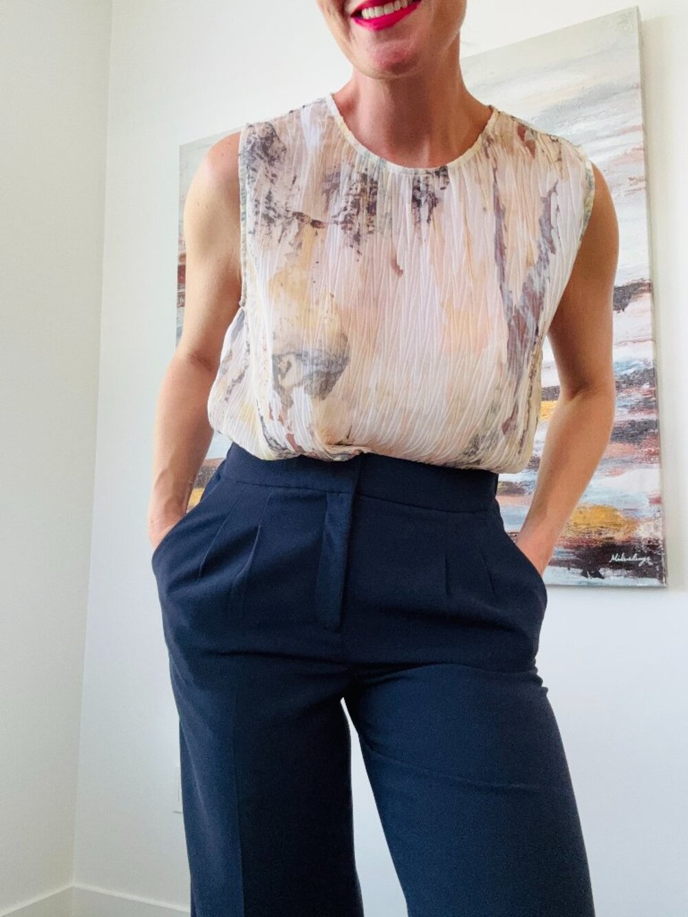 RARE Aritzia Babaton Murphy Blouse Limited Edition Plissé Abstract Earthy MEDIUM